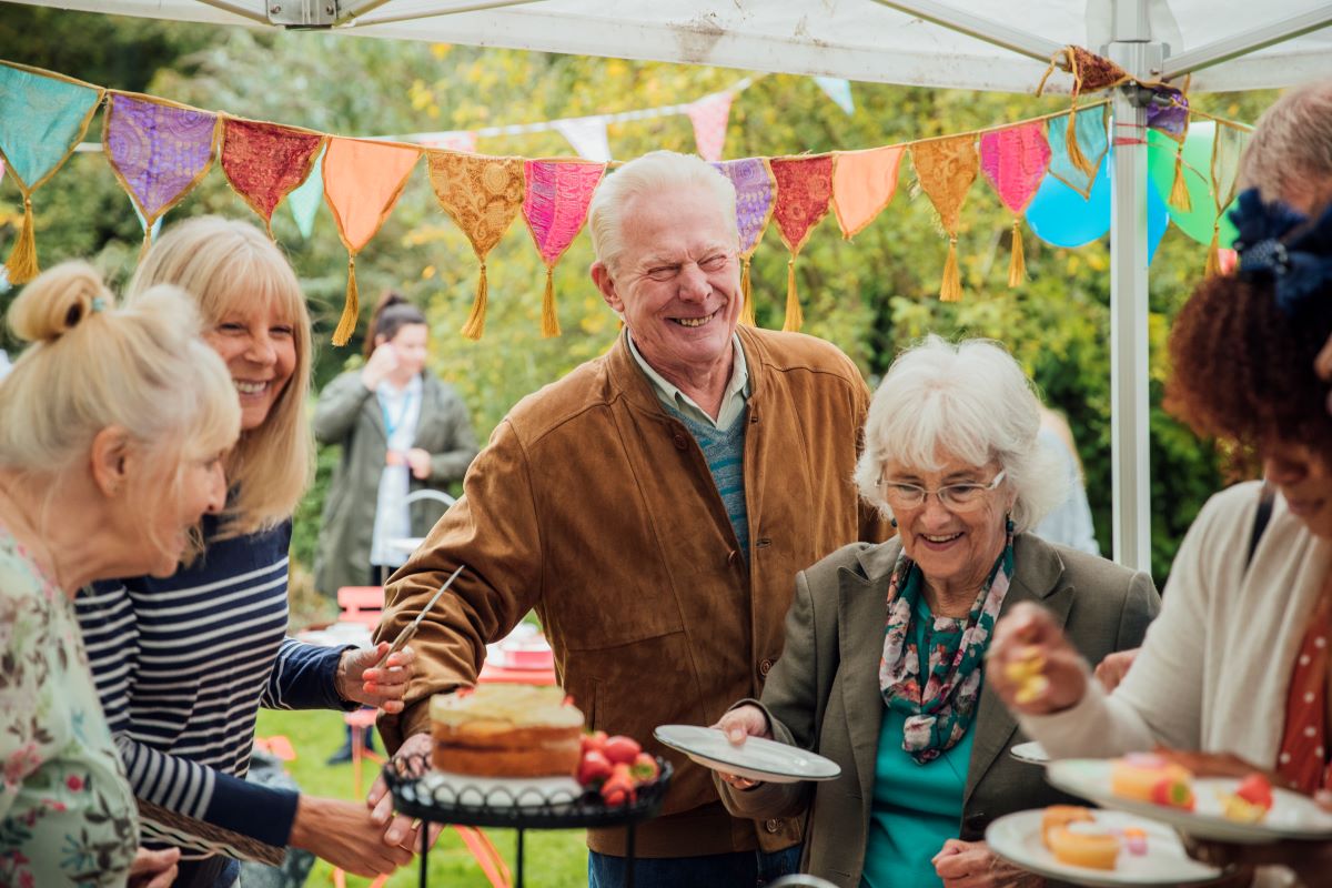 Seniors Enjoy Spring With Each other at the Hamptons at Meadows Place